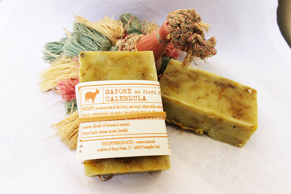 Savon fleurs de souci (calendula) - 90 g - DUECENTODICIASSETTE
